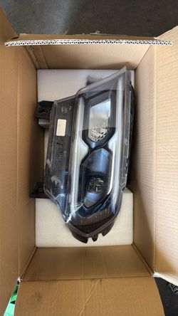 2021 dodge Durango R/T left side head lamp