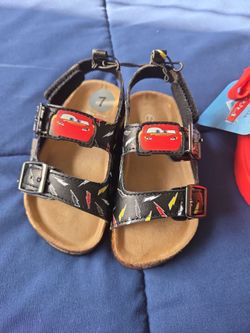 Lighting mcqueen size 7 toddler