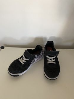 Nike size 11 kids sneaker