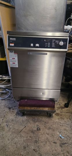 MIELE PROFFESIONAL MEDICAL DISHWASHER & DISENFECTOR