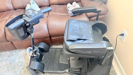 Electric wheelchair