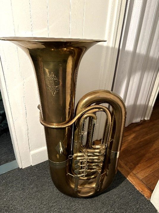 V.F. Cerveny 4 rotary valve b flat tubaÂ