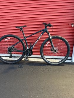 Specialized Mountain Bike S frame 29 inch wheel