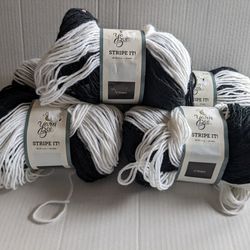 Yarn Bee Black And White 