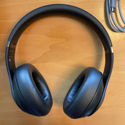 BRAND NEW never used Beats Studio Pro 