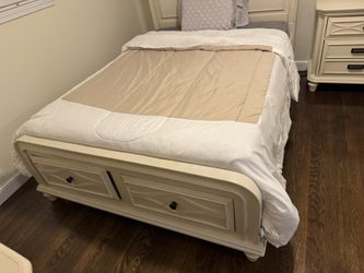 Queen Size Bed Set