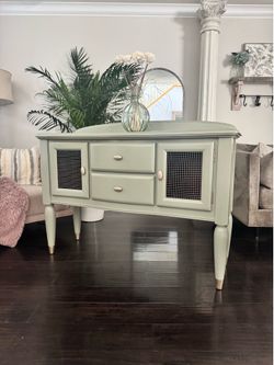 Beautiful Sideboard/ Buffet