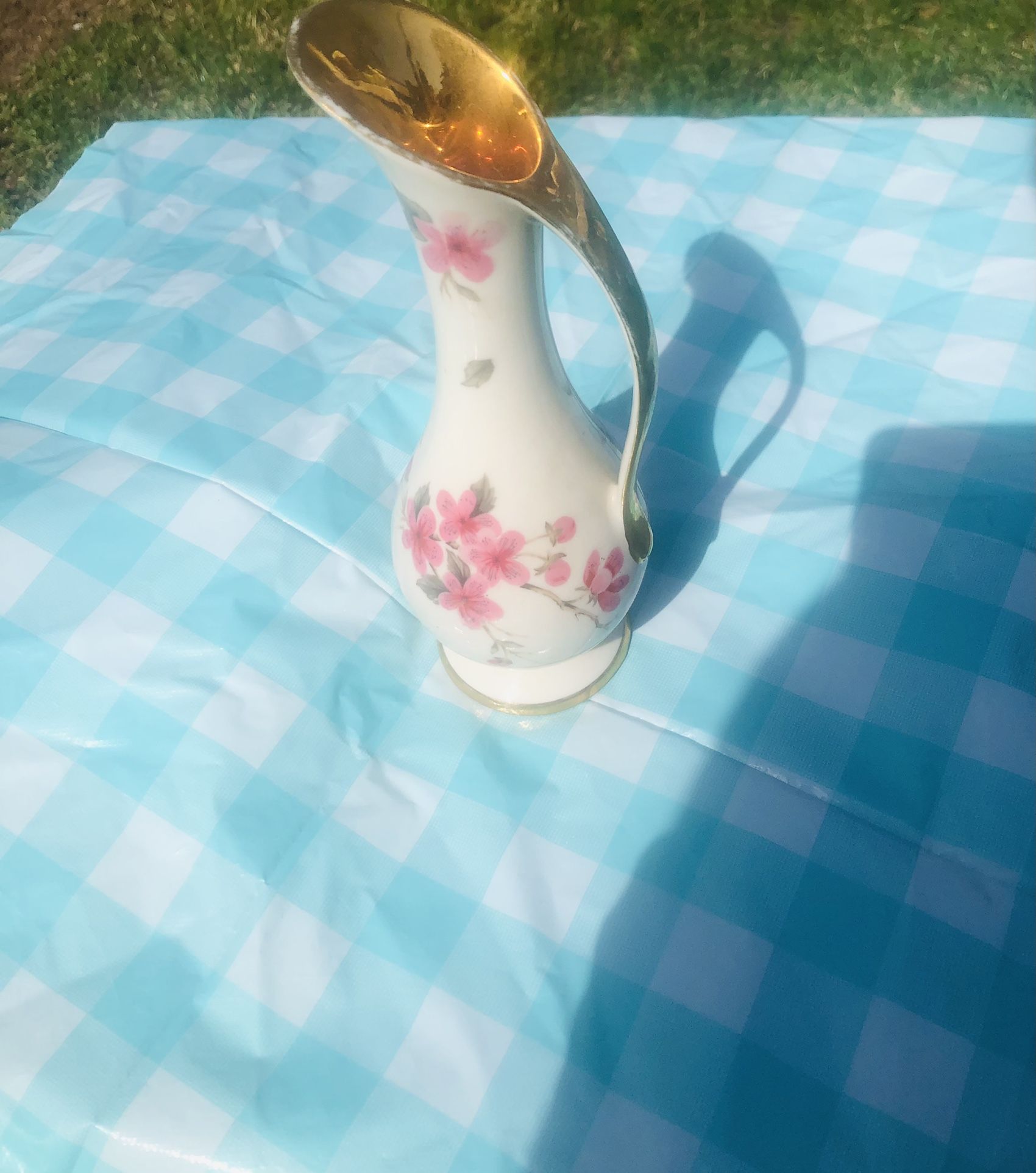 Vintage Elynor 22 Kt Hand Painted Bud Vase 8 inches Tall