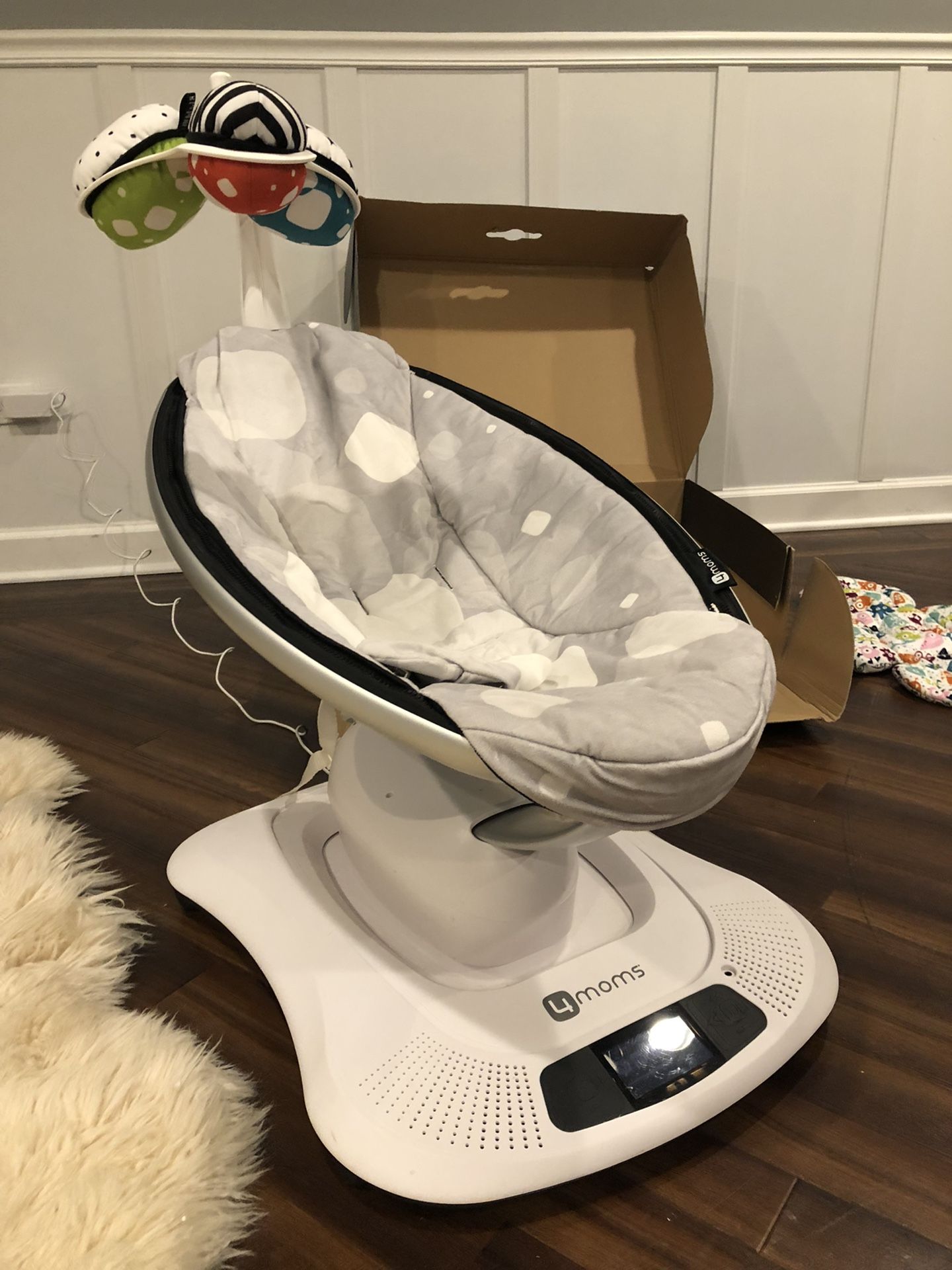 4moms mamaRoo Model 1026 for Sale in St. Charles, IL - OfferUp