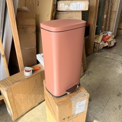 8 Gallon Trash Can – Compact & Modern Style
