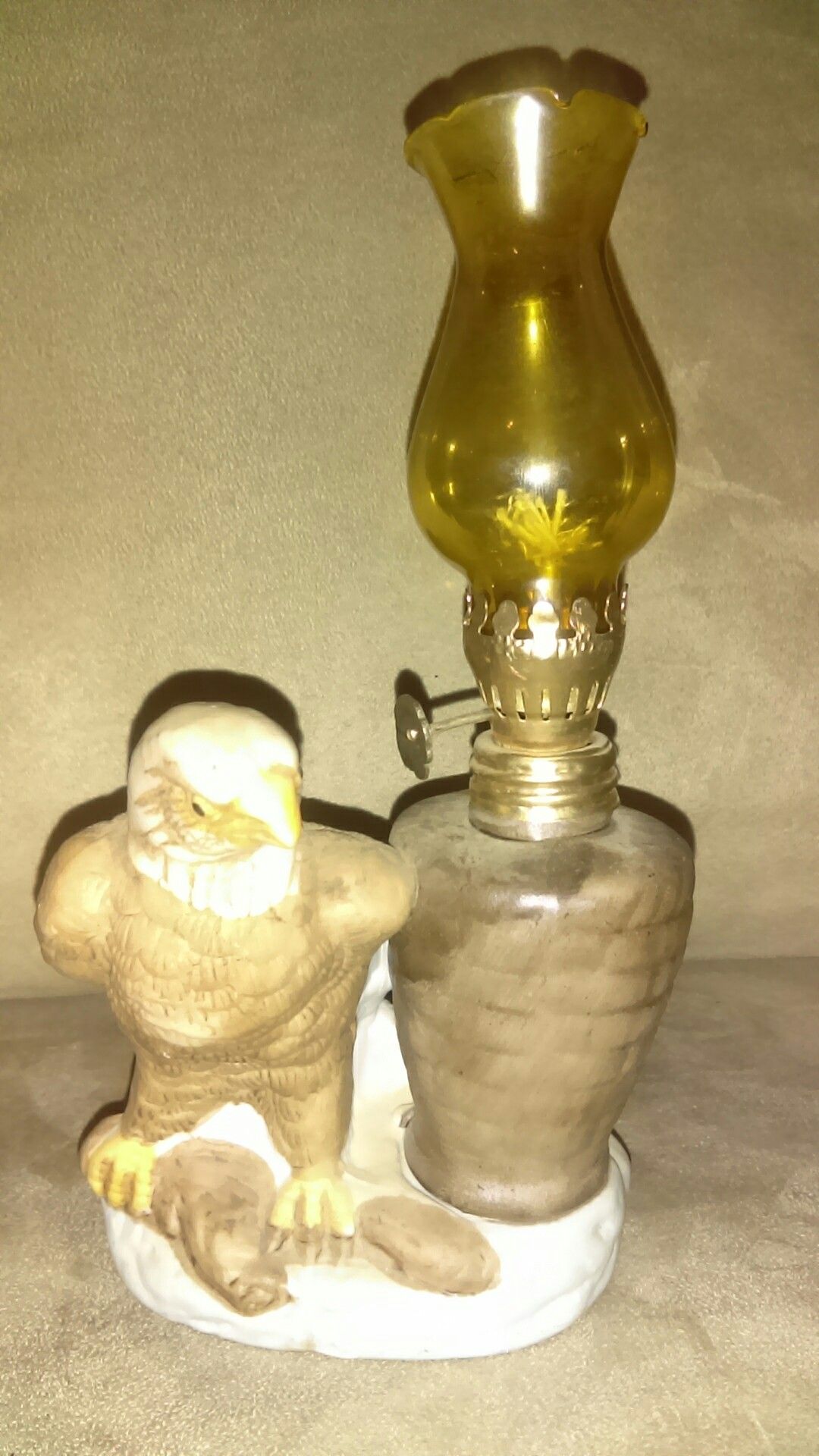 Oil lamp 50 still works never used