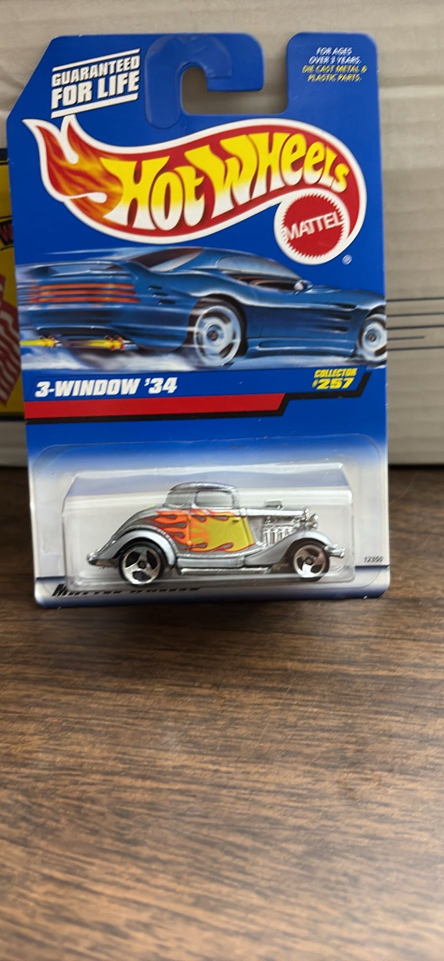 Hot Wheels - 1997 - 3 - Window 1934 - Collector #257 - Silver & Flames Paint -