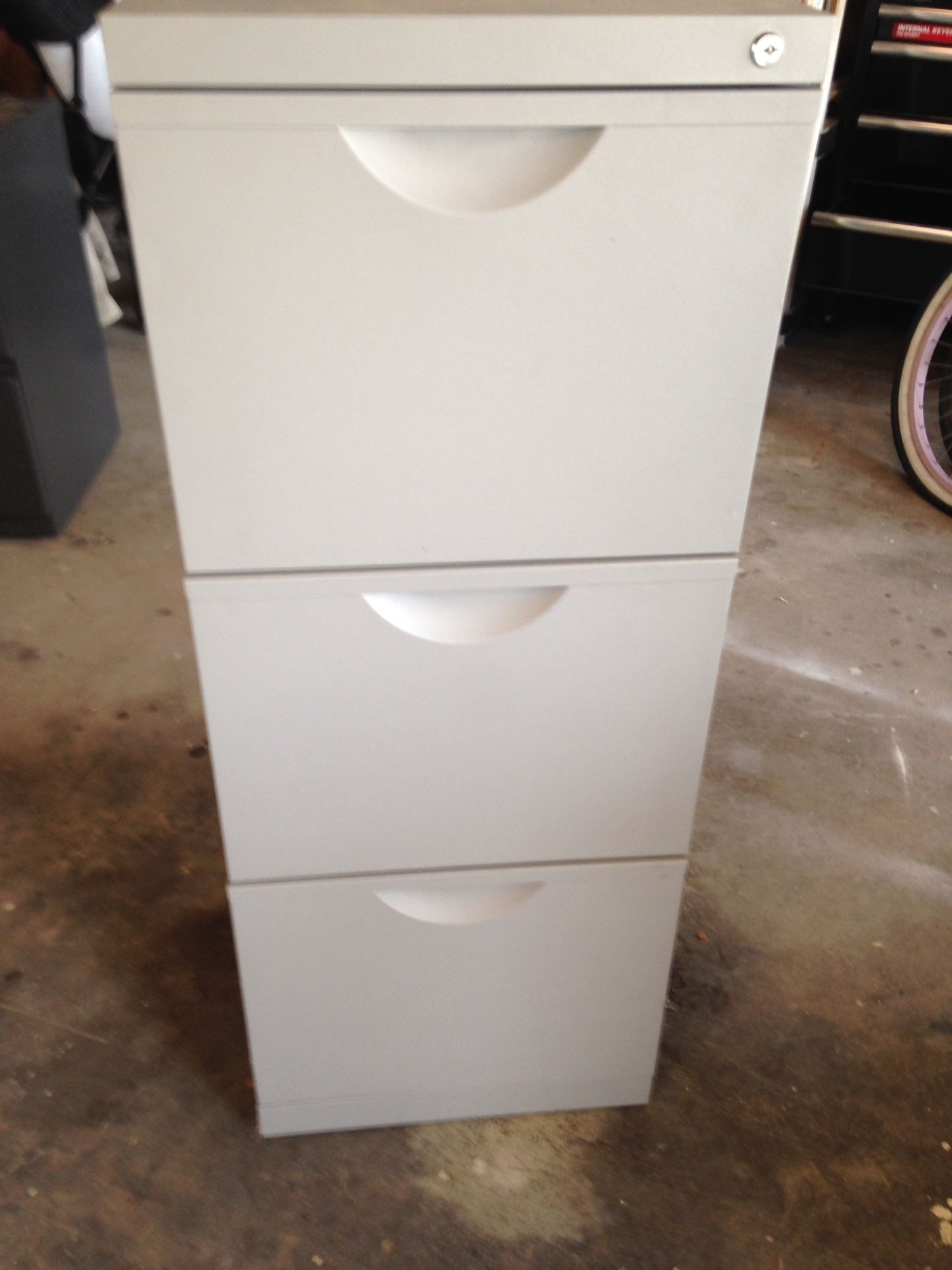 Vertical file cabinet