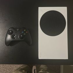XBOX SERIES S GREAT CONDITION 
