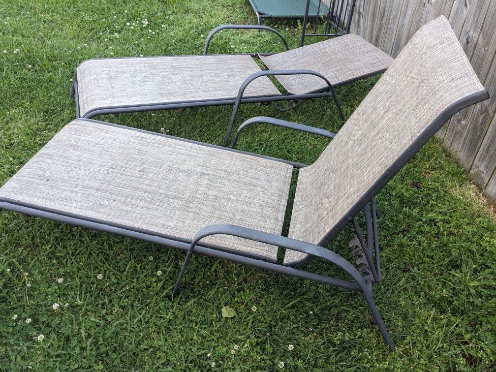 Outdoor Lawn Chairs