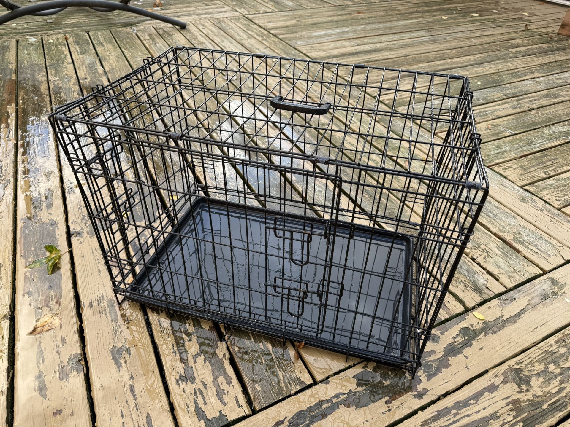 🦴 Medium Pet Crate – 30” x 21” x 18.5” – Clean & Ready to Go!