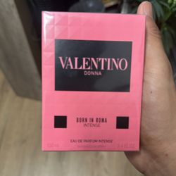 Valentino Born in Roma Intense 