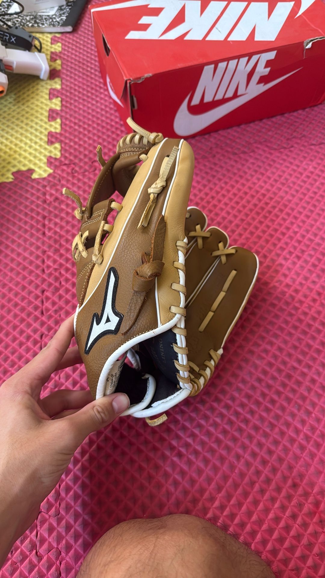 Mizuno Youth Baseball Glove sized 11