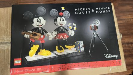 Brand New LEGO Mickey Mouse and Minnie Mouse Set 43179