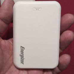 Energizer 5000mah Magsafe Portable Power bank Charger White