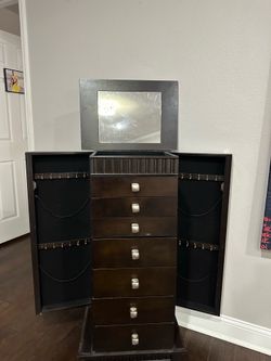 Stand up jewelry drawer