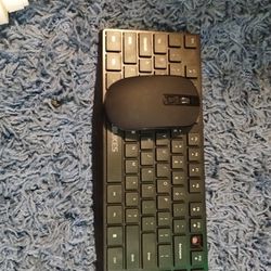 Wireless Keyboard And Mouse Has USB Connector Hub To AA Batteries For Each Not Included Brand New