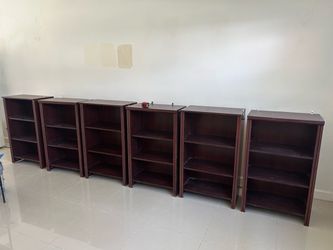 Bookcases / Shelves