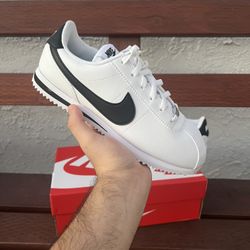 Nike Cortez Size 5y/6.5W - Read Description 