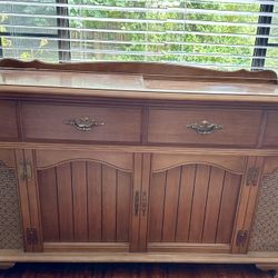 Magnavox Record Player With Radio