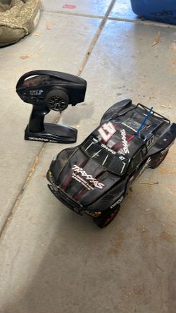 Traxxas 1/16 slash