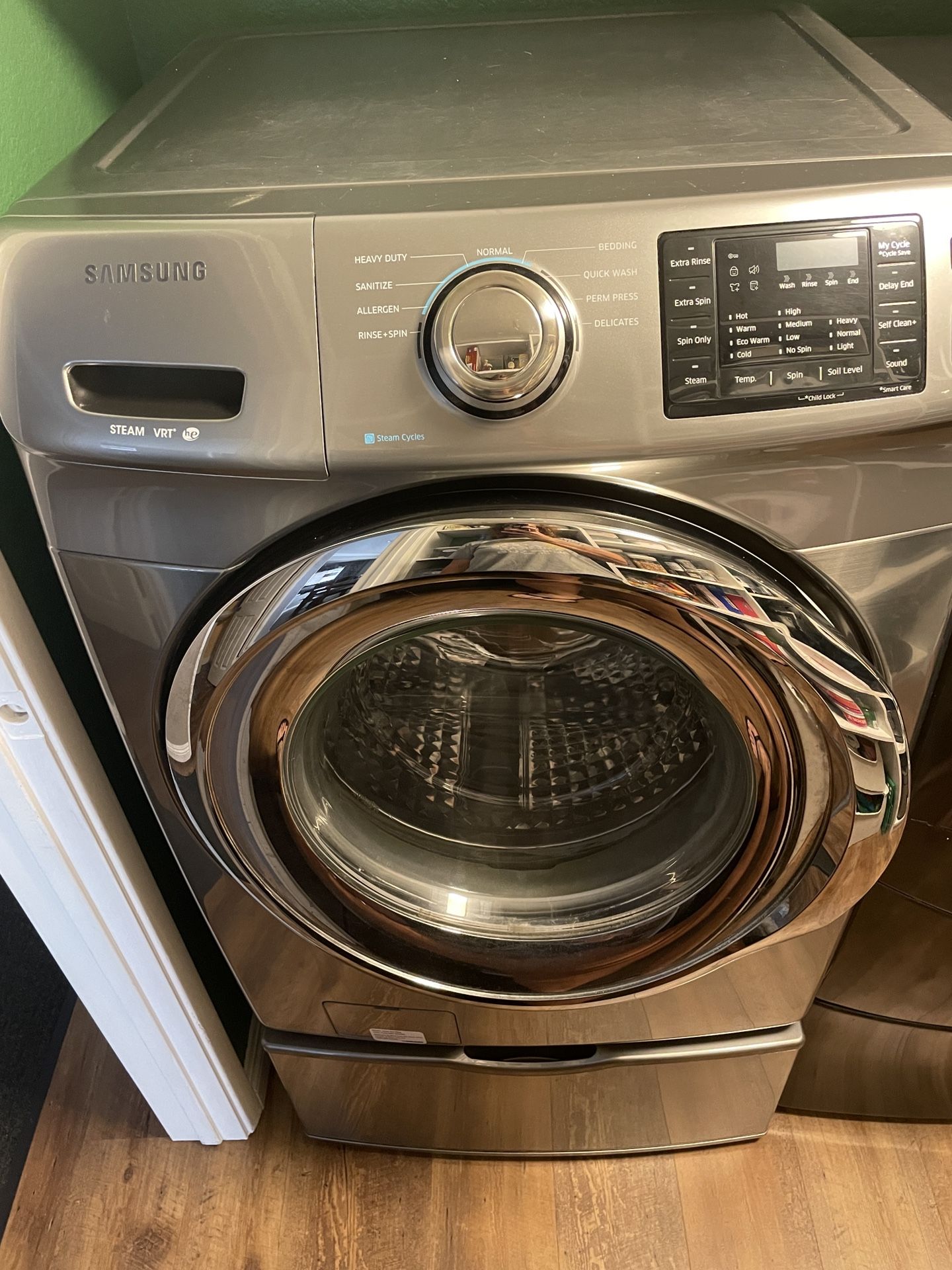 Samsung Front Load Washer Model WF42H5200AP/A2