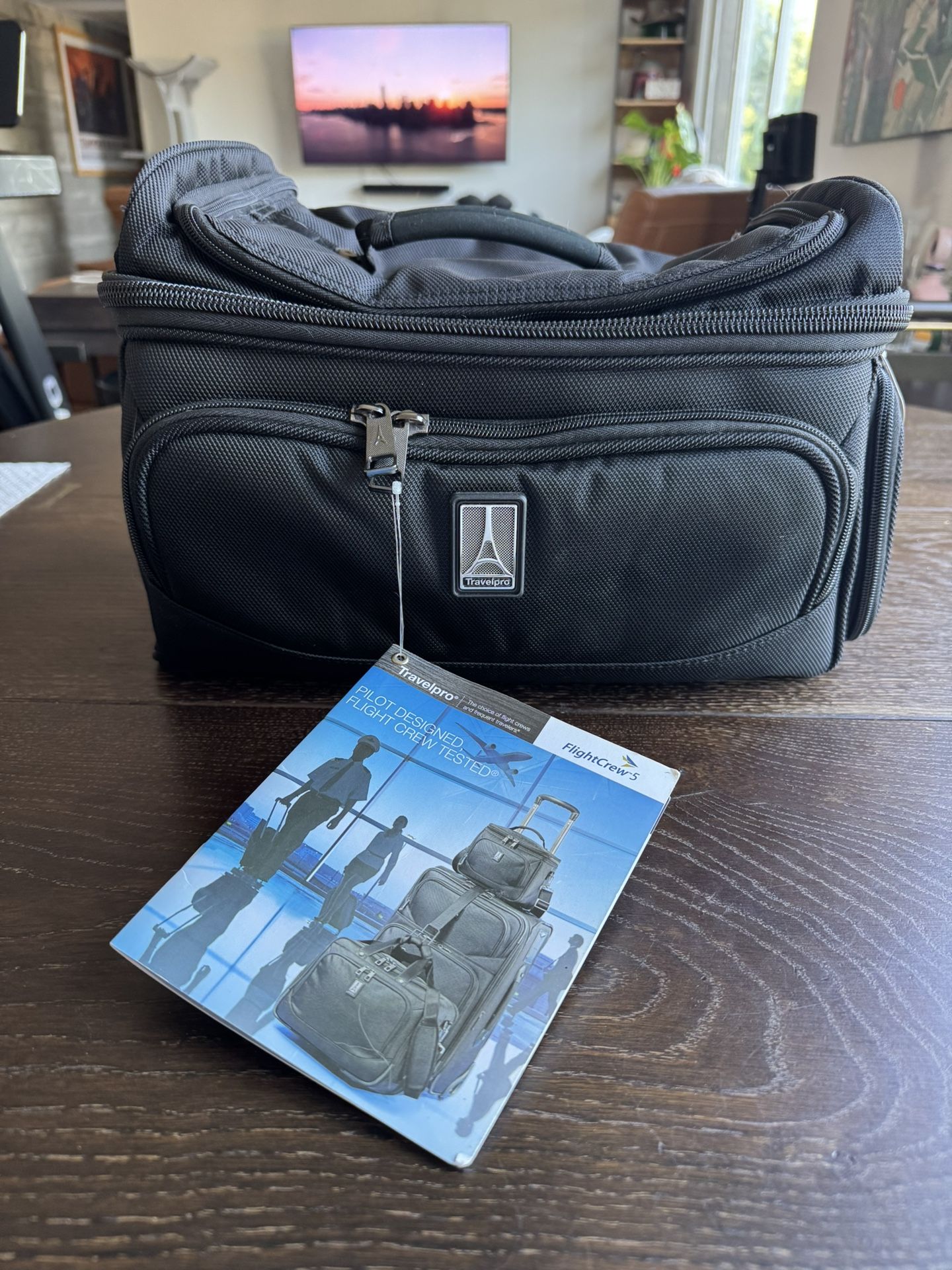 Travel pro Flight crew Large Cooler