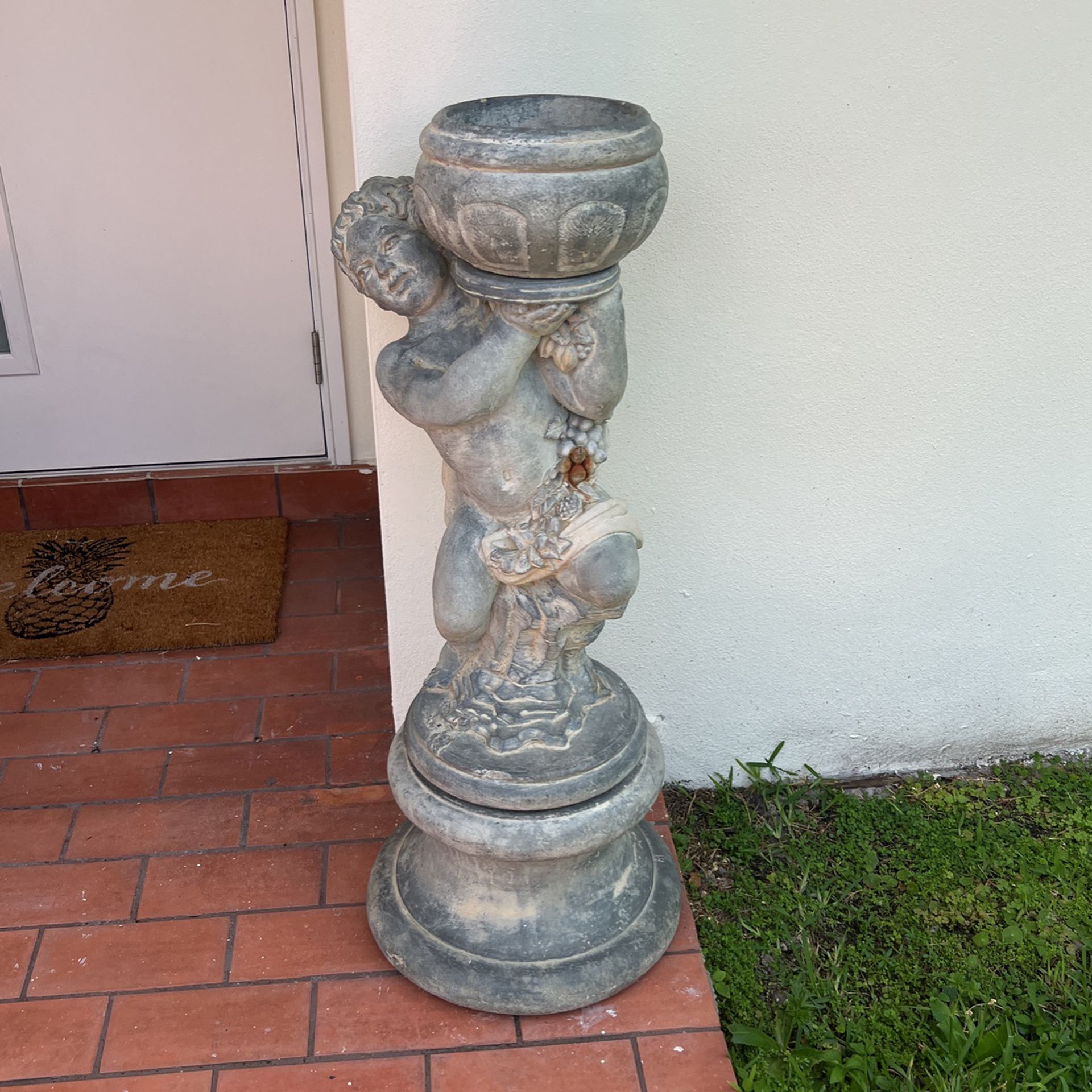 Outdoor Patio Statue With Cherub Detail And Plant Holder 
