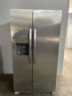 Frigidaire Stainless Refrigerator ‼️60 Day Warranty‼️