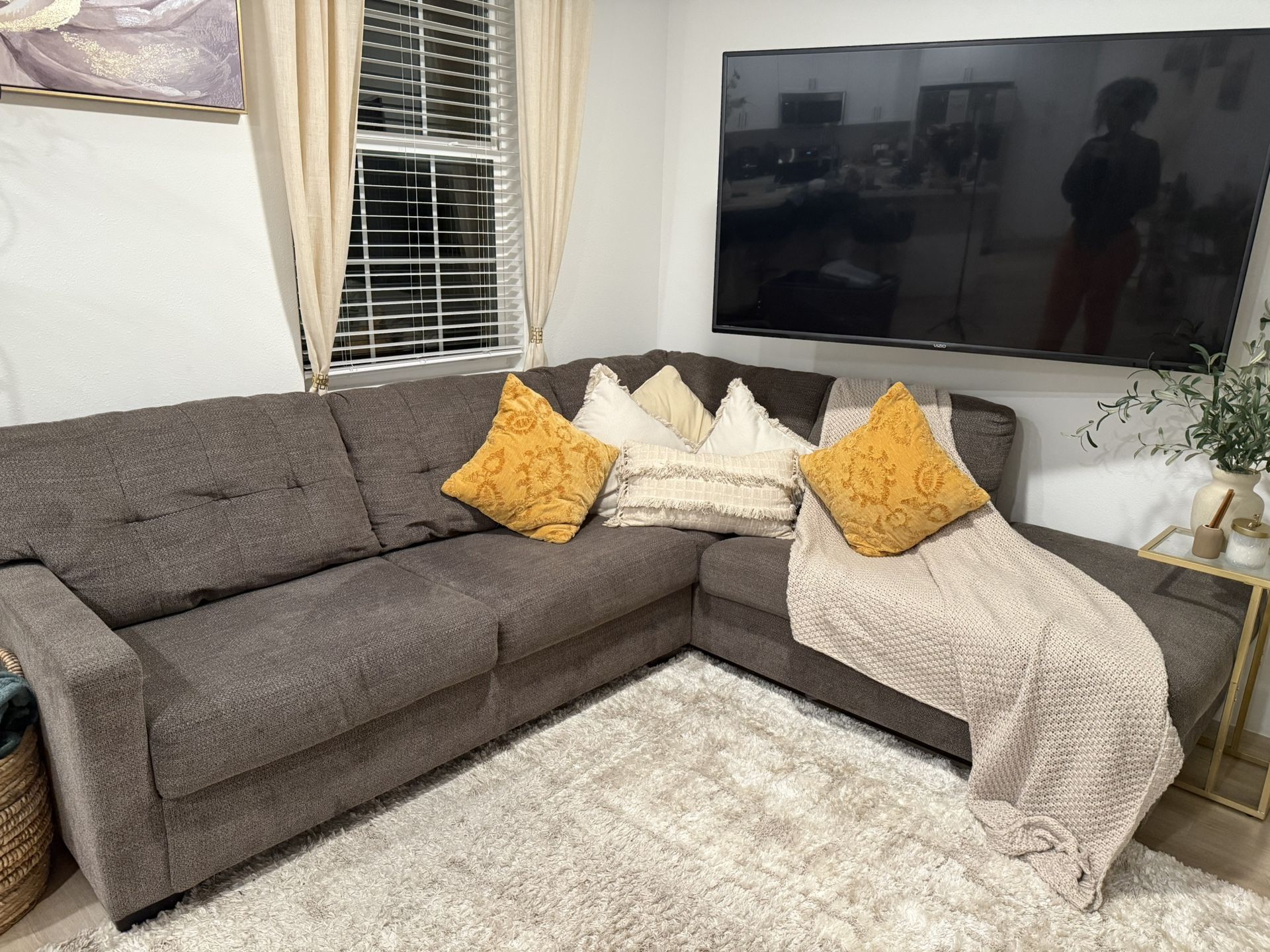 Ashley Furniture Mahoney 2-Piece Sectional + Chaise – Great Condition!