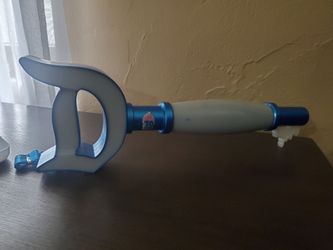Disney Light Up key ( no pin inside)