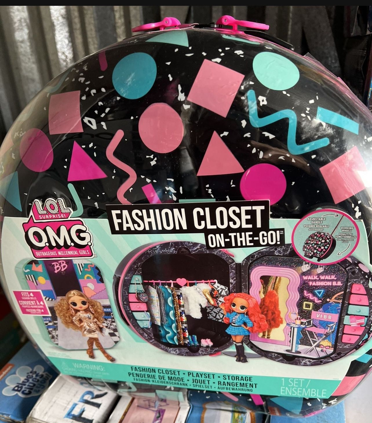 LOL Surprise OMG Fashion Closet On-The-Go, Great Gift for Kids Ages 4 5 6+