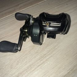 Shimano Curado 200M Right Hand baitcaster