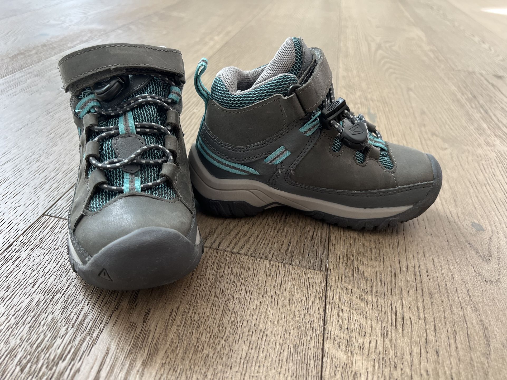 Keen Boys Boots Size 8