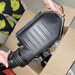 OEM Stock 6.4L 392 HEMI Air Intake – Complete