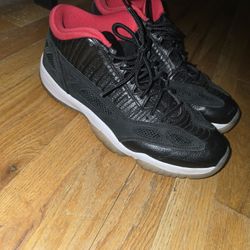 Jordan 11 Low IE Size 11.5