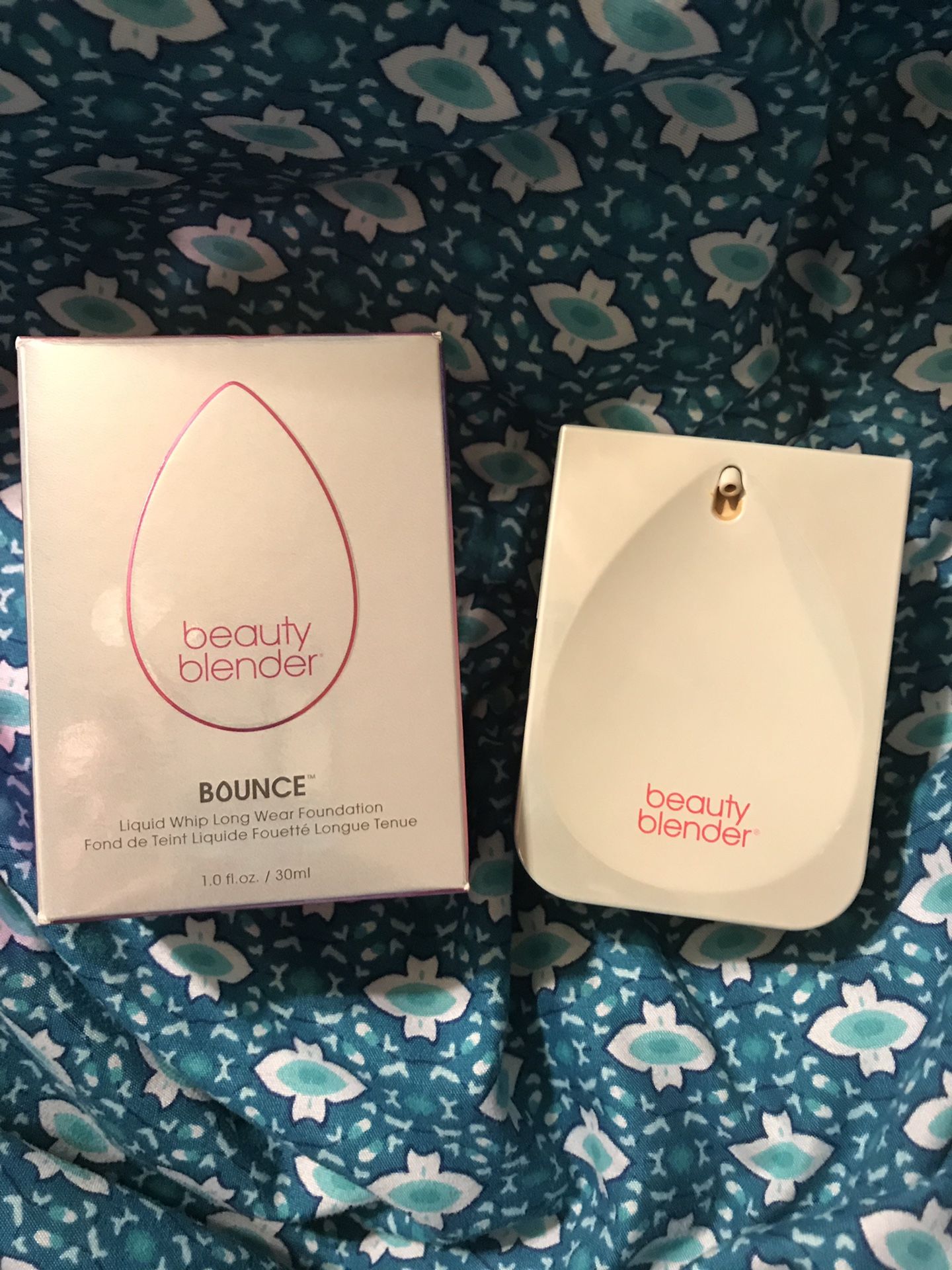 Almost new beauty blender make up foundation paid over $48