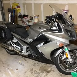 2010 Yamaha FJR1300Honda ST1300