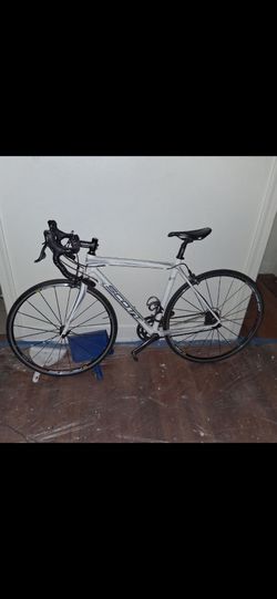 Bisicleta en buen estado de carbon pro