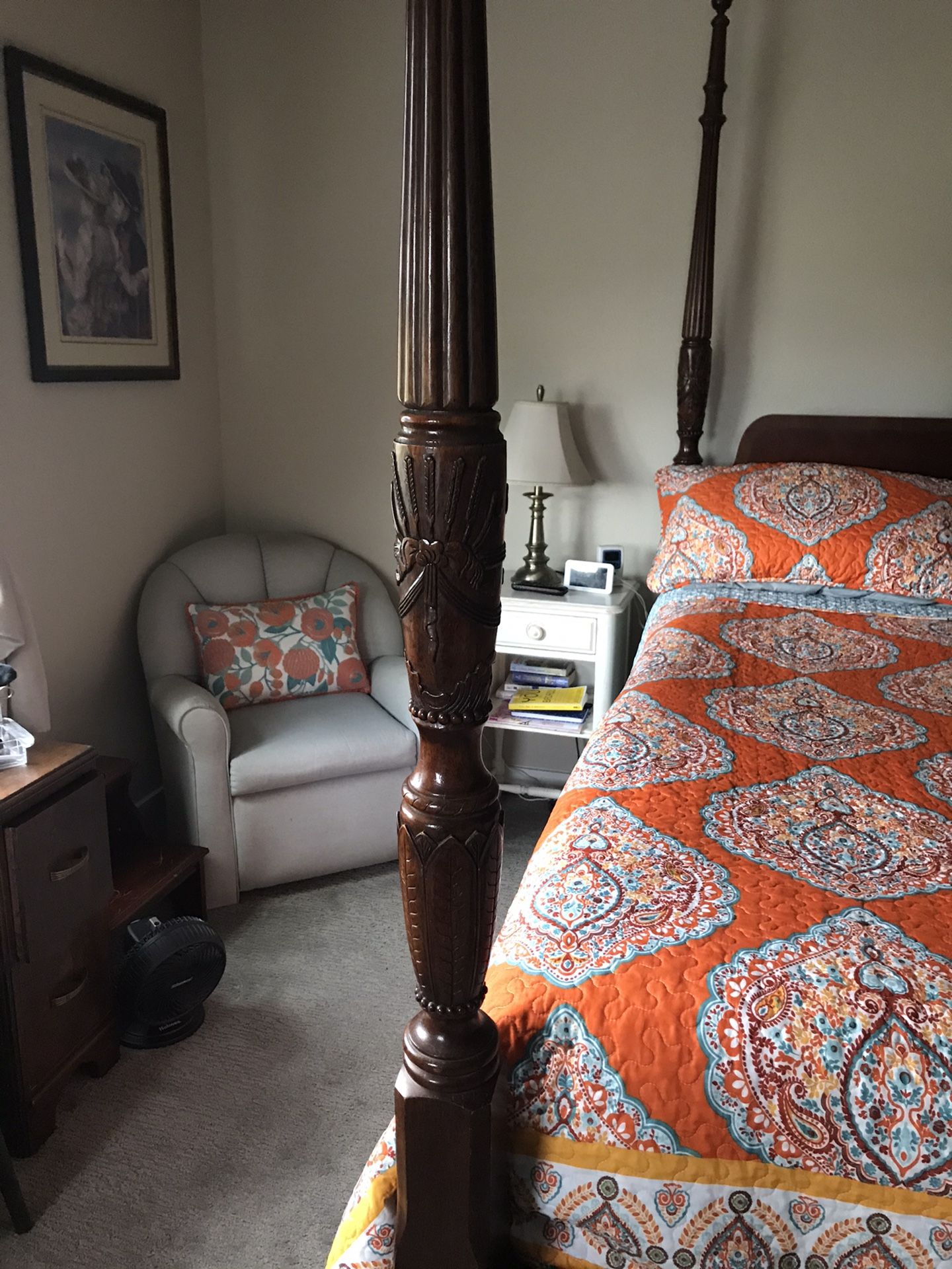 Queen bed frame almost new