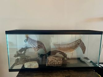 Reptile Cage + Decorations 7cubic ft