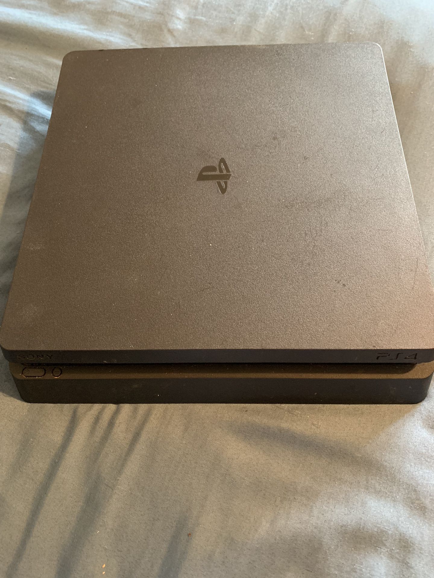 PS4 Slim