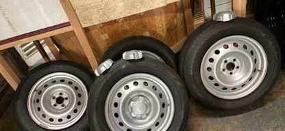 2023 Mavrick Stock Rims & Tures