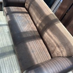 Free Couches Gratis Sofas
