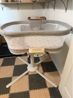 HALO Bassinest Luxe Swivel Sleeper - Bassinet